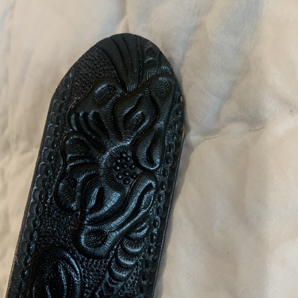 HAND TOOLED LEATHER BELT - Picture 13 of 13